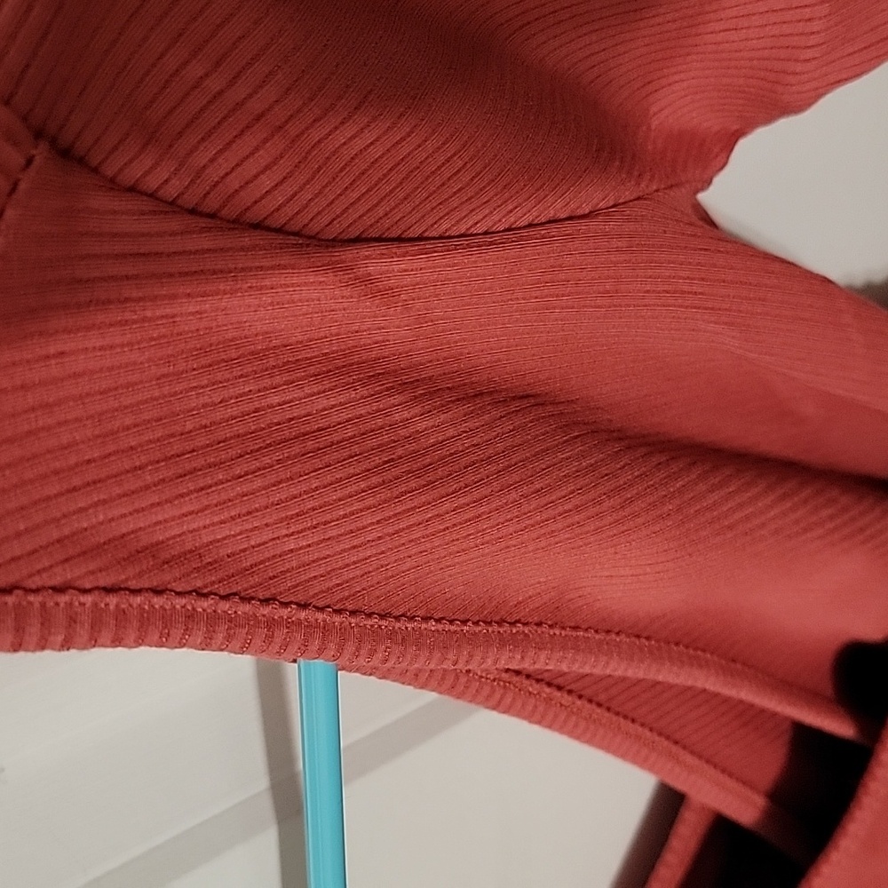 BRAND NEW | Ribbed pattern top - Picture 3 of 3